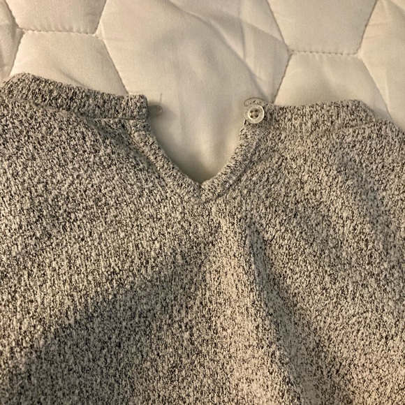 Girls Calvin Klein sweater - Picture 2 of 4